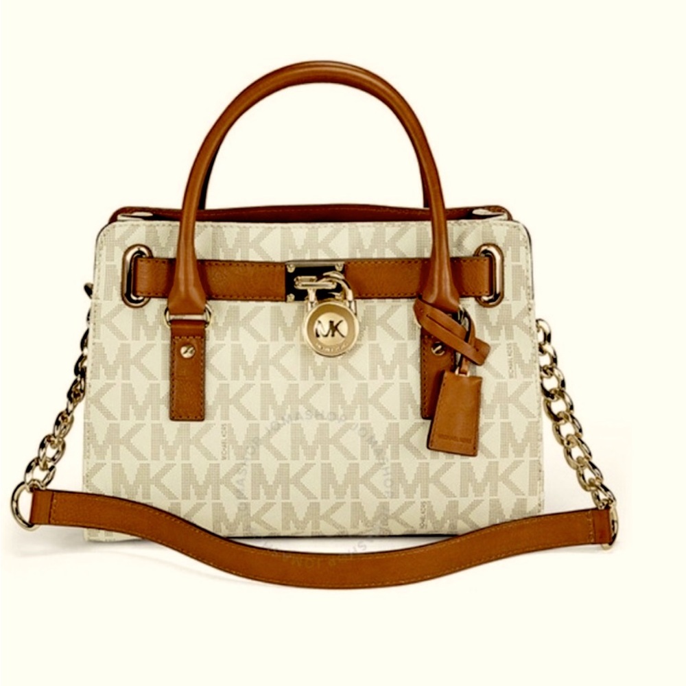 👜💥Michael Kors Hamilton satchel….Ivory, monogram padlock logo with key!!